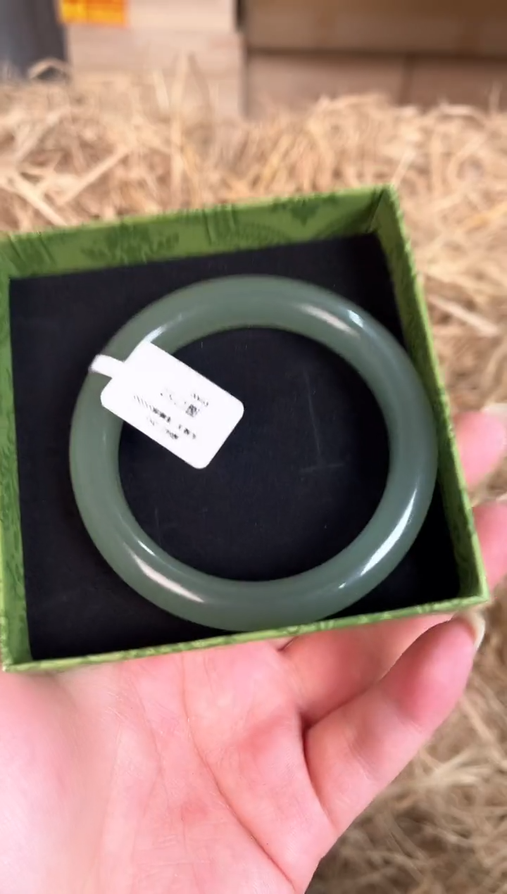 未镶嵌手镯石英质玉D-055