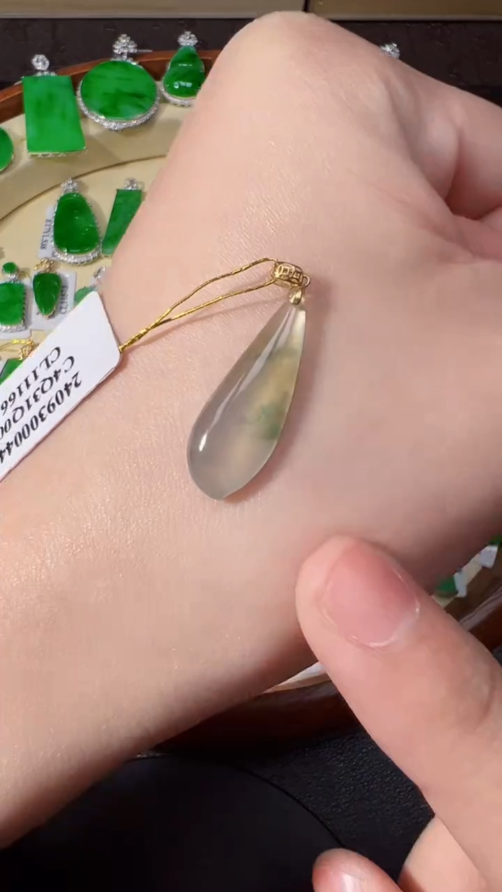 【闪购商品】翡翠颈饰18K金镶嵌我