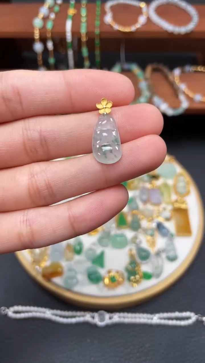 【闪购商品】翡翠吊坠(不含链)18K金镶嵌一个   JK613