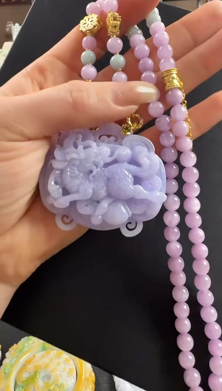 颈饰未镶嵌翡翠麒麟