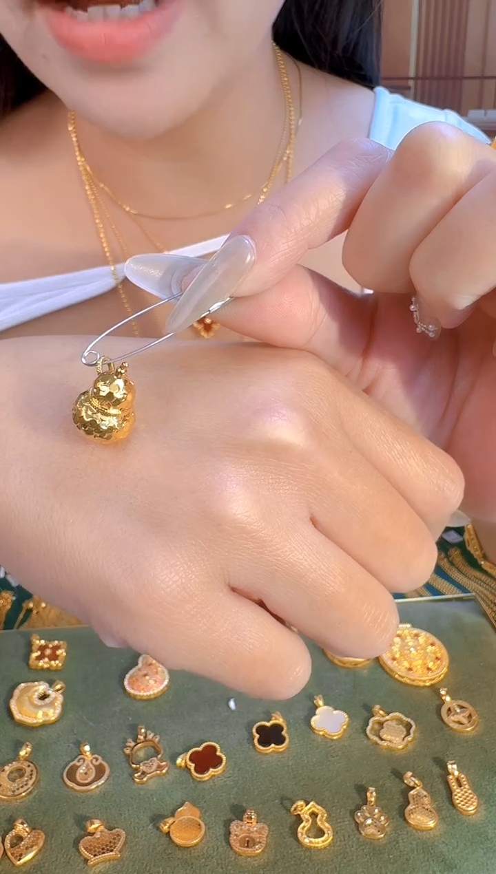 碎冰冰葫芦吊坠1.98 （附带礼盒包装）