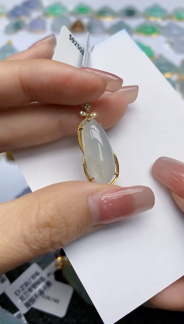 【闪购商品】翡翠18K金镶嵌挂件天然翡翠A货