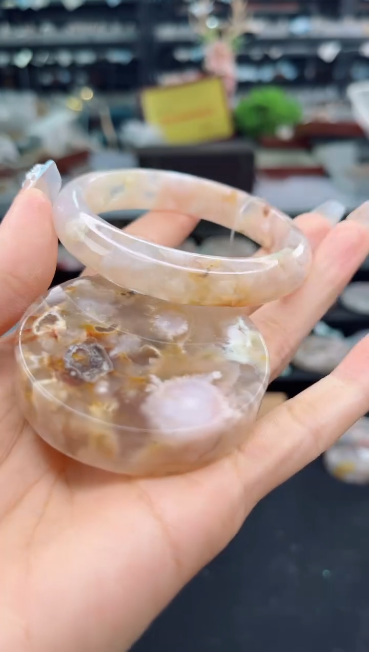 石英质玉未镶嵌手镯55圈口（赠品镯心）3358963