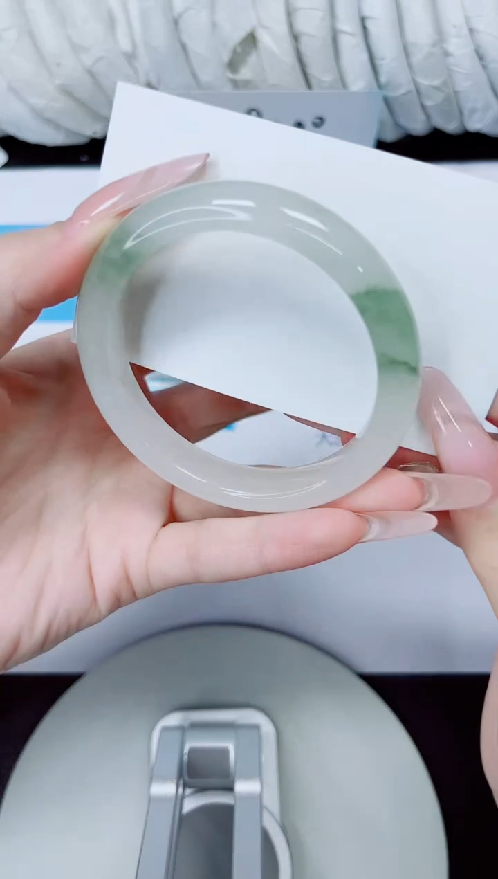 石英质玉手镯未镶嵌43/54.2