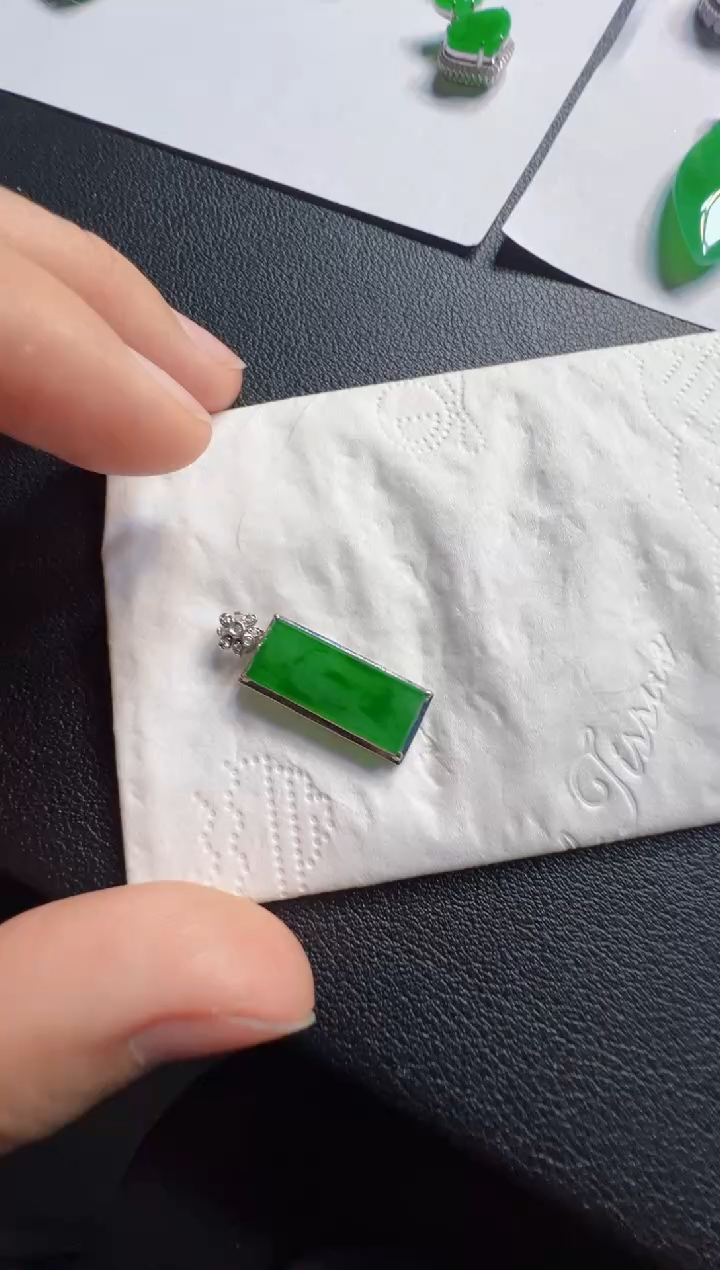 吊坠(不含链)未镶嵌翡翠1580