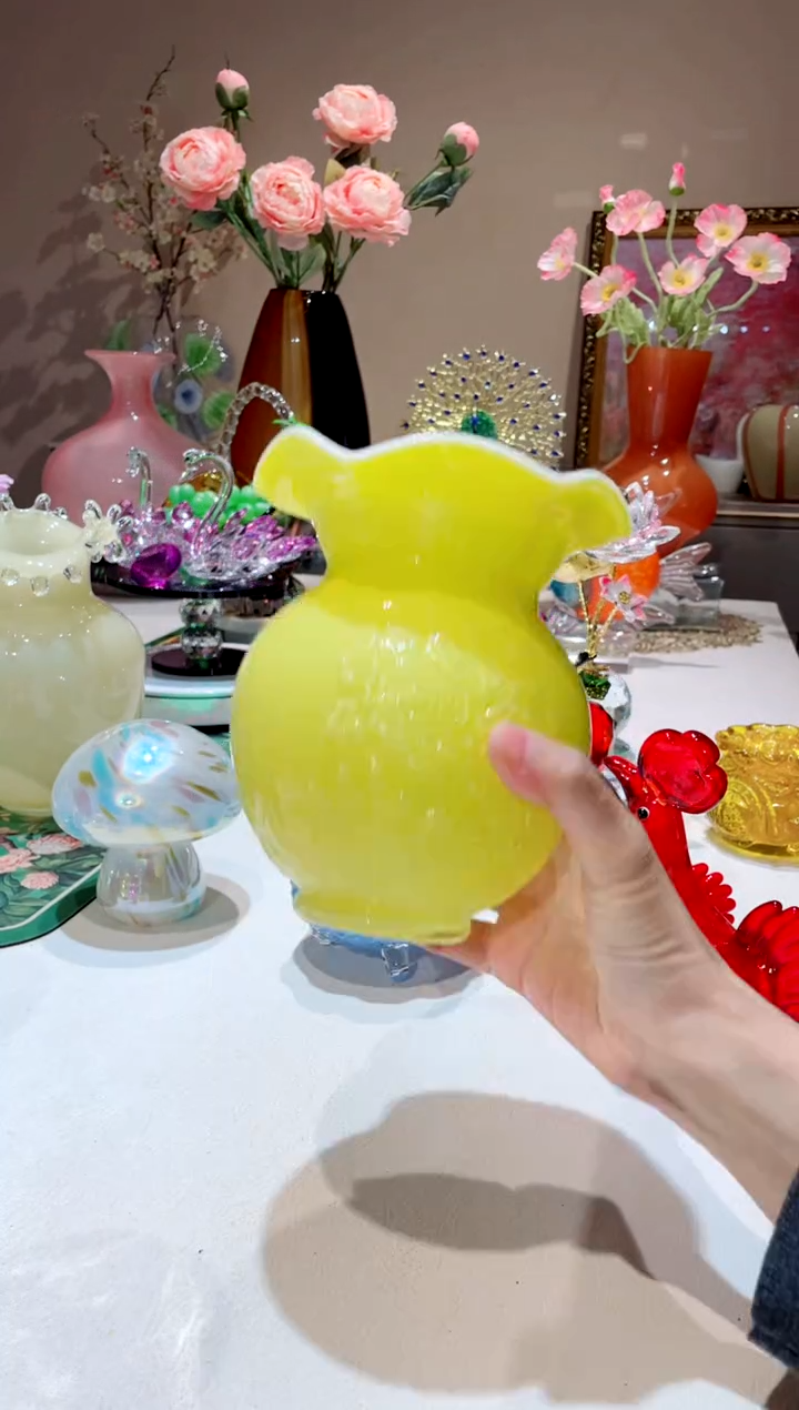 【闪购商品】琉璃手工艺品浮雕黄色花瓶 微瑕