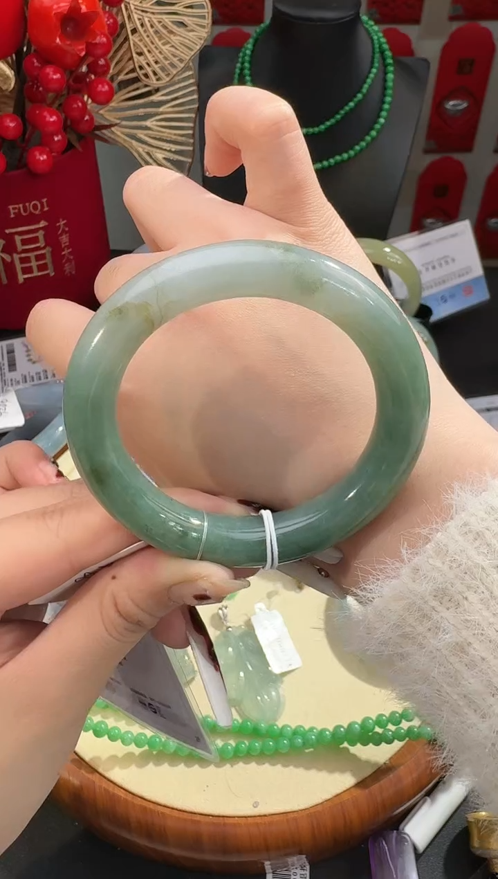 【闪购商品】翡翠手镯未镶嵌手镯