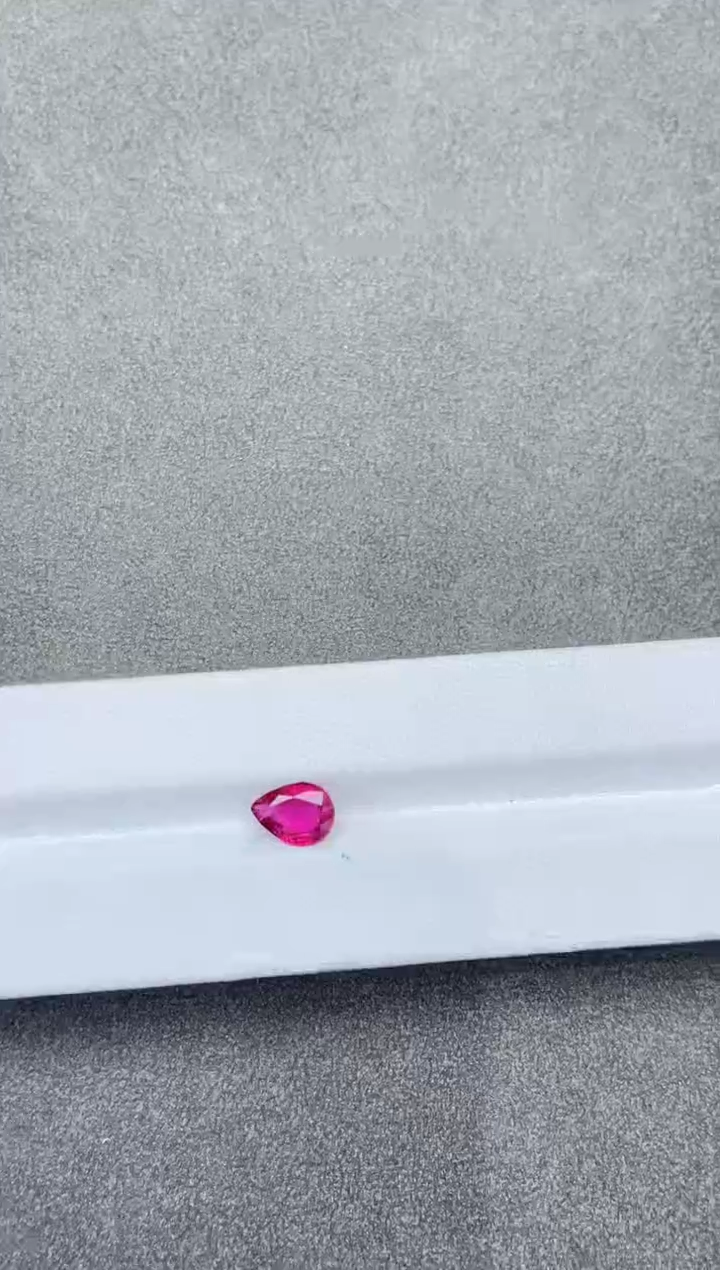 未镶嵌裸石红色碧玺1.27ct