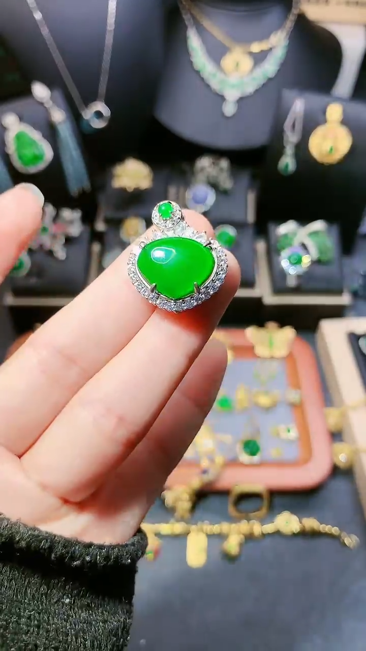 【闪购商品】翡翠吊坠(赠链)银S925镶嵌吊坠