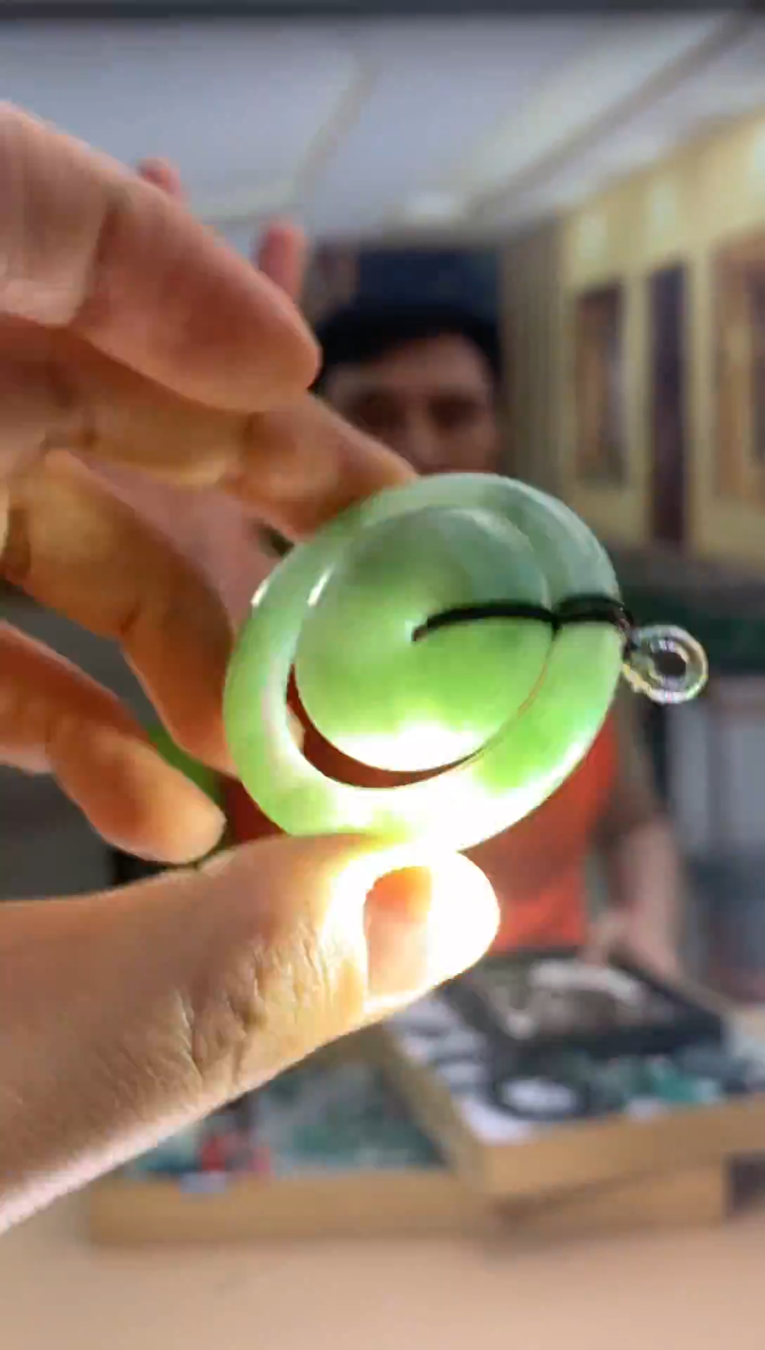 颈饰未镶嵌翡翠   