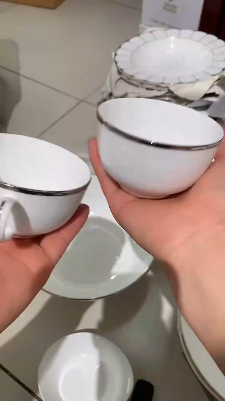 2个杯子隆达骨质瓷