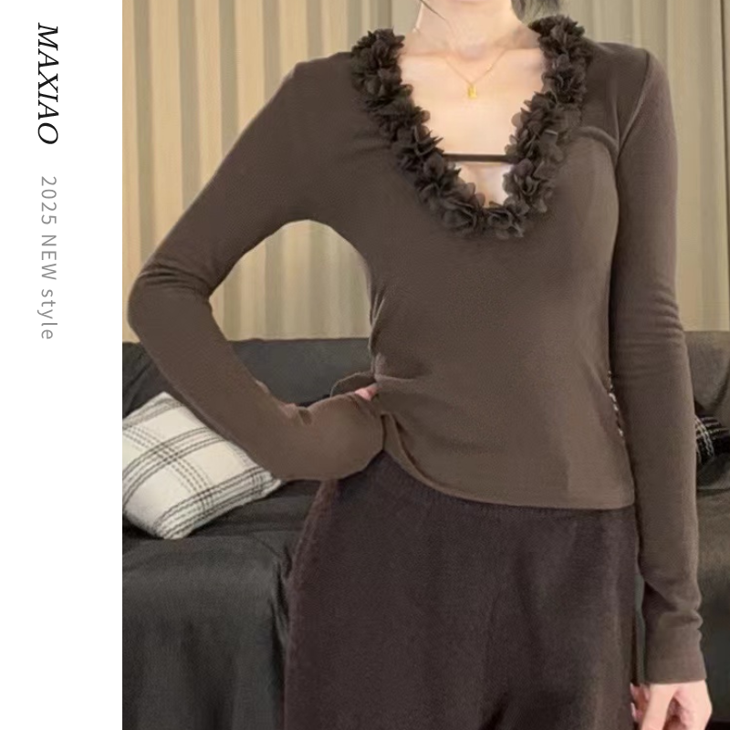 MAXIAO秋冬纯欲性感辣妹修身显身材v领针织打底衫立体花长袖上衣