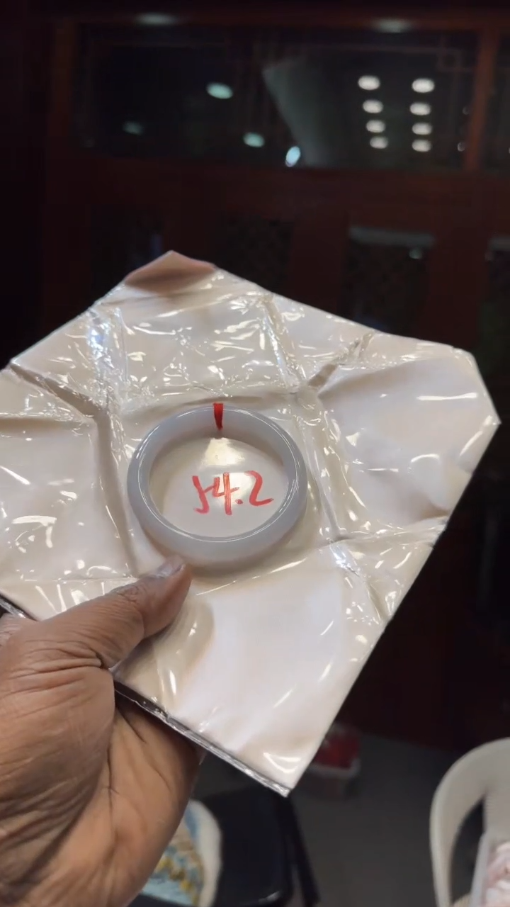 【闪购商品】翡翠手镯未镶嵌手镯