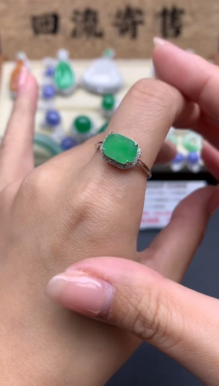 【闪购商品】翡翠戒指18K金镶嵌690-中国好珍宝