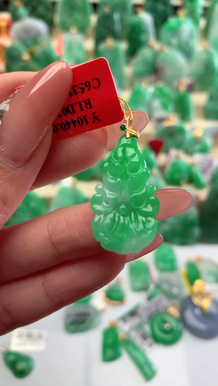 【闪购商品】翡翠颈饰18K金镶嵌挂件