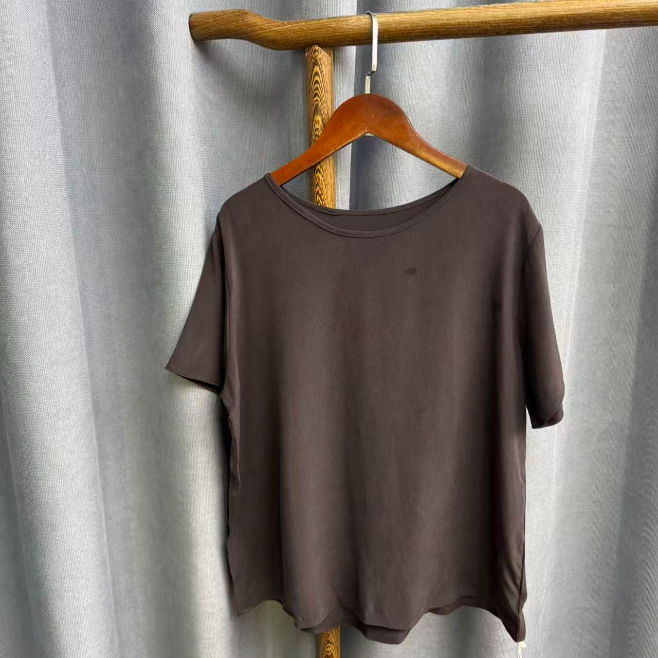 秋季新款休闲时尚圆领桑蚕丝短袖上衣女Z223