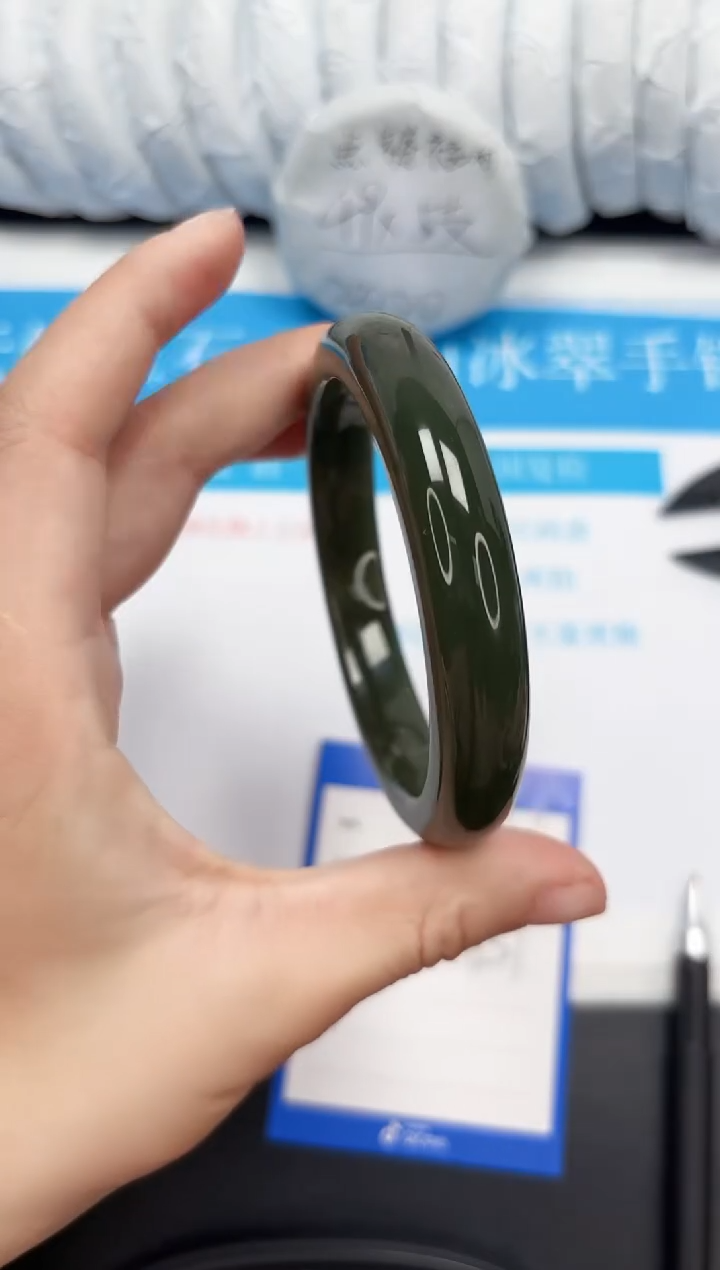 【闪购商品】和田玉手镯未镶嵌177-63.1