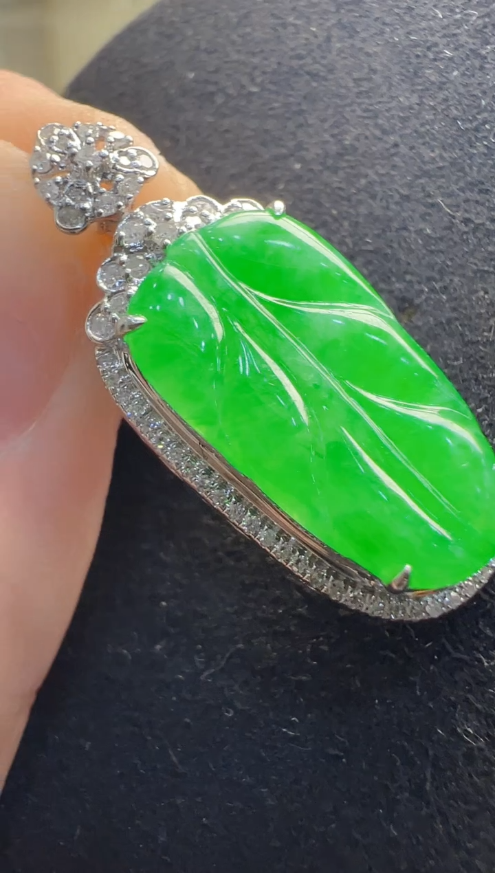 【闪购商品】翡翠吊坠(不含链)18K金镶嵌多样性发货拍一发一