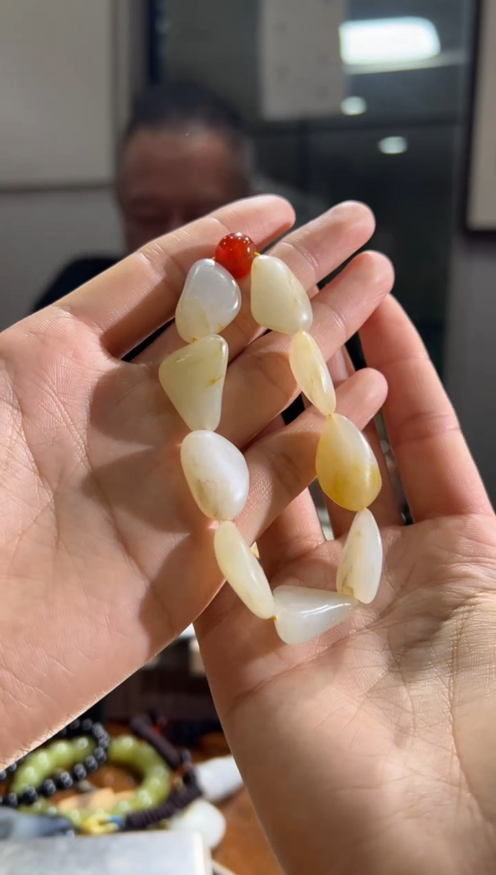 未镶嵌手链和田玉子料手串