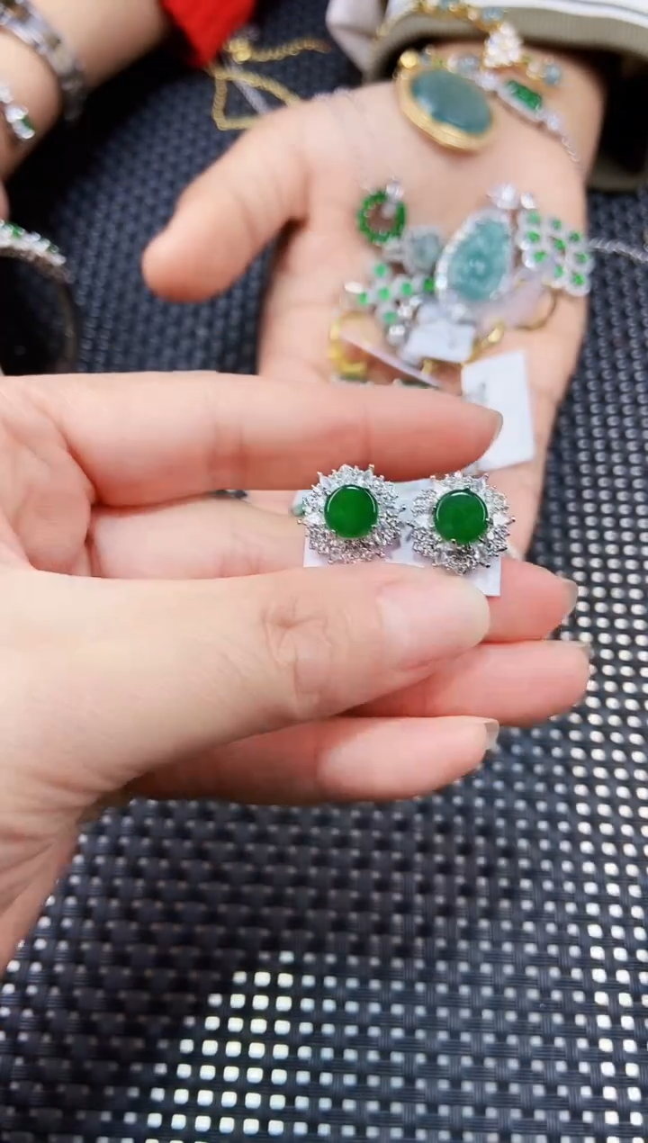 【闪购商品】翡翠耳饰未镶嵌11111111