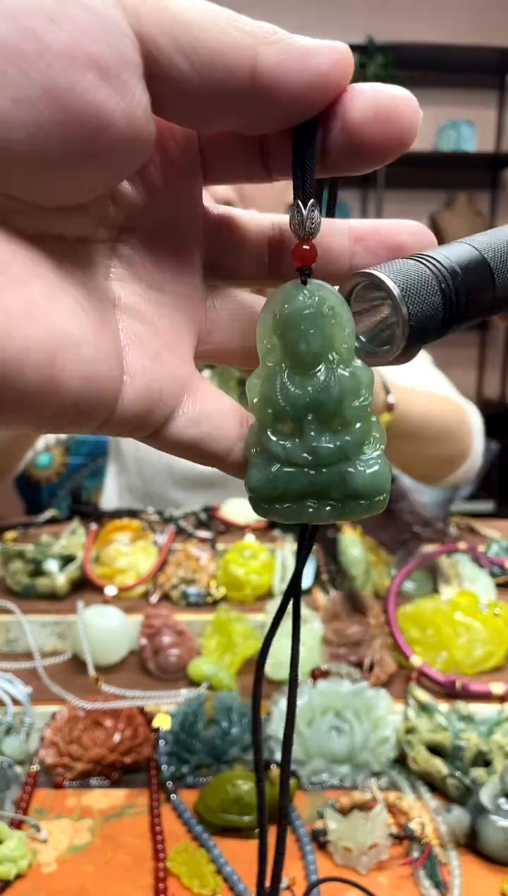 未镶嵌岫玉吊坠·