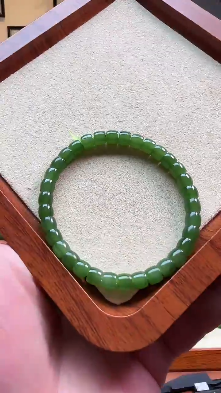 未镶嵌手串和田玉눈**️6mm左右碧玉直切单圈