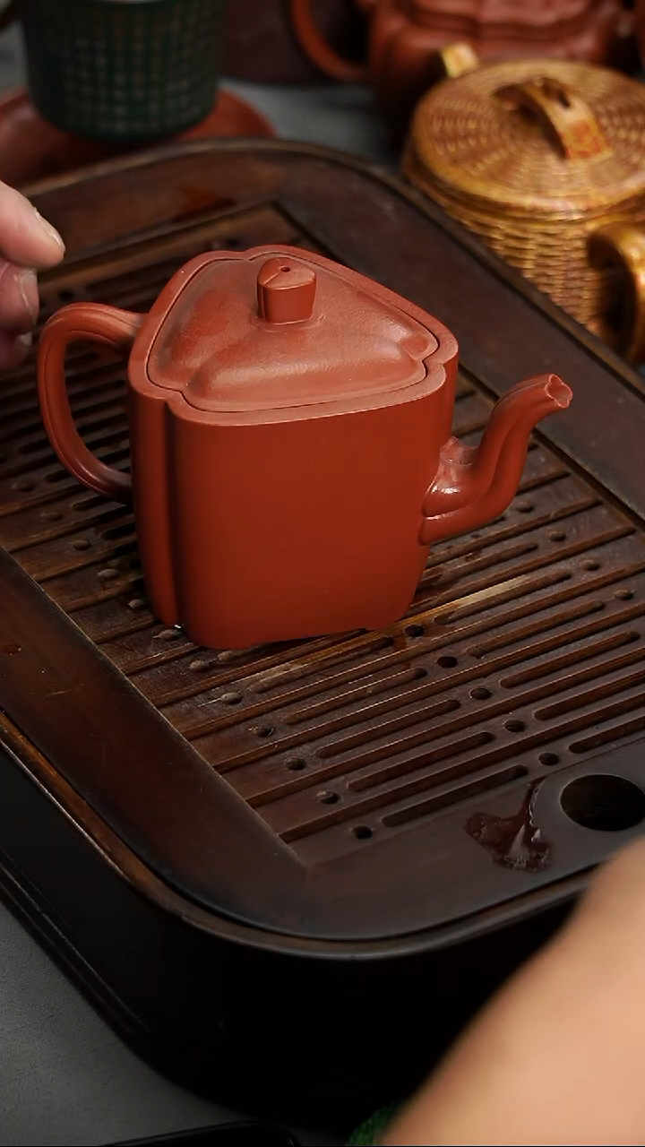 茶壶紫砂宜兴紫砂朱泥筋纹三角