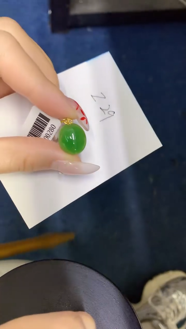 【闪购商品】翡翠颈饰18K金镶嵌000000000000