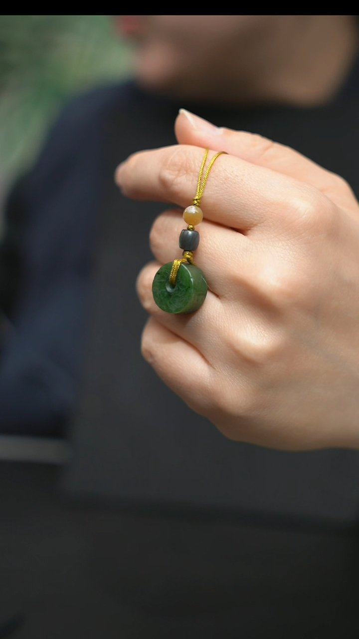 颈饰未镶嵌和田玉路路通