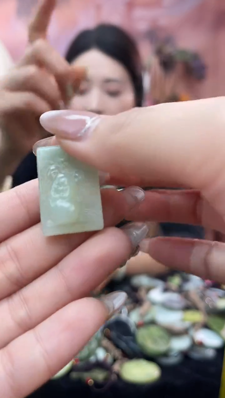 未镶嵌岫玉吊坠·