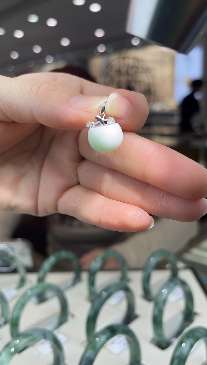 【闪购商品】翡翠吊坠(不含链)银S925镶嵌苹果 多样性发其一