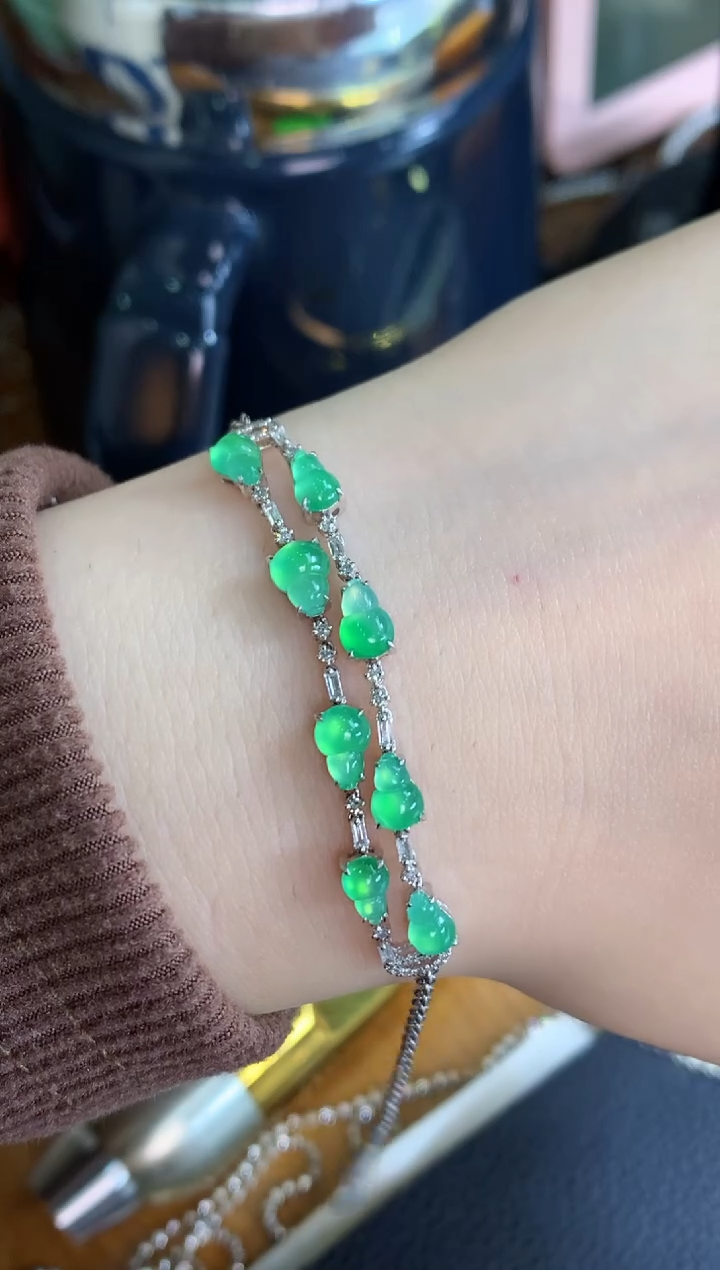 18K金镶嵌手链翡翠绿葫芦手链