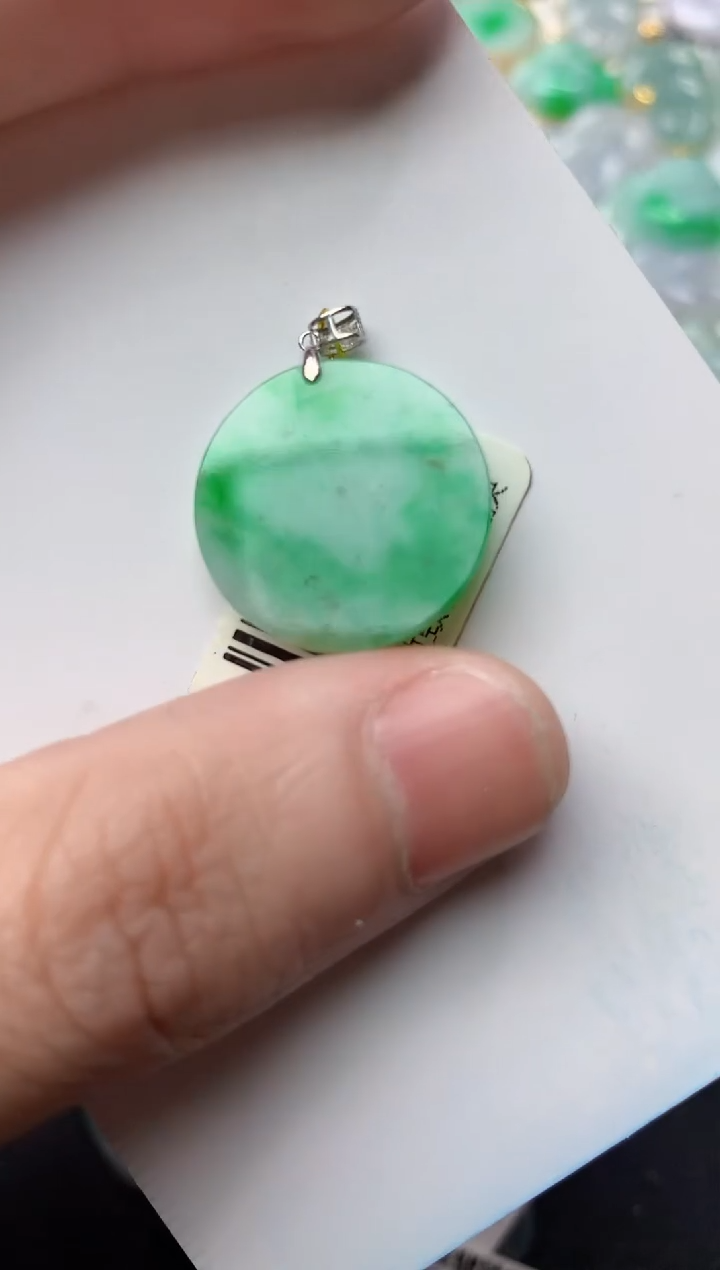 【闪购商品】翡翠颈饰18K金镶嵌45..............