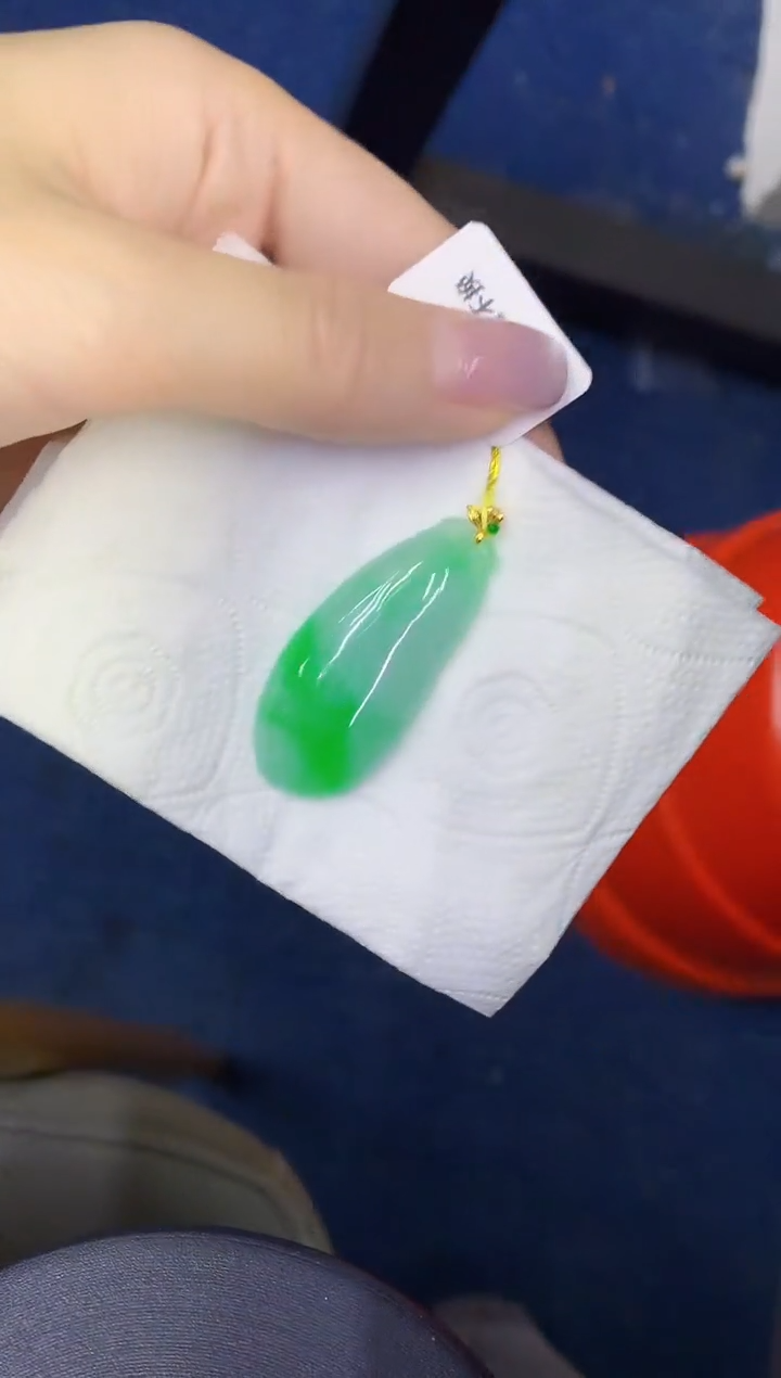 颈饰18K金镶嵌翡翠缅甸天然翡翠A货