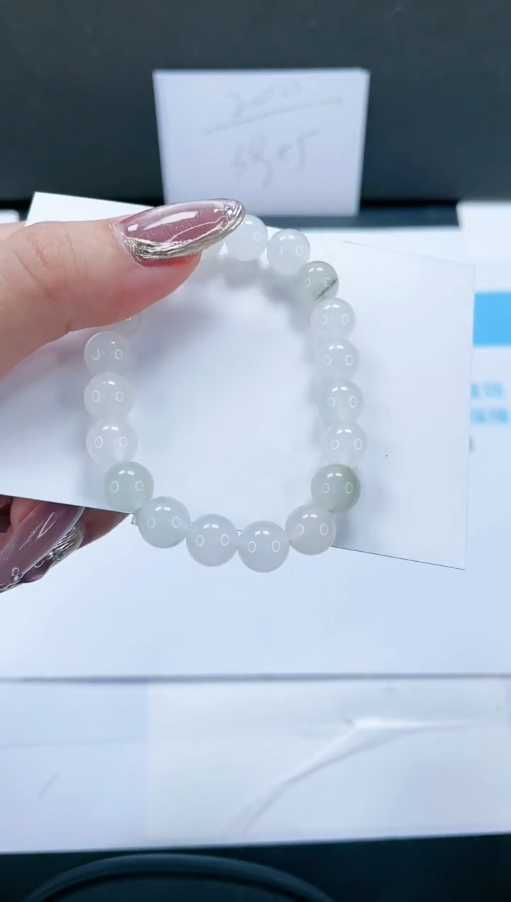 【闪购商品】石英质玉手镯未镶嵌手链一条随机