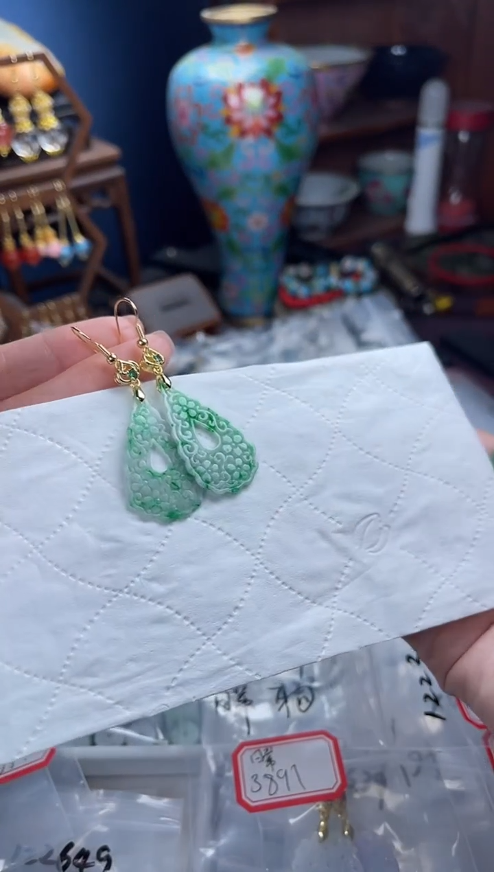 未镶嵌挂件翡翠日****咩，122307翡翠
