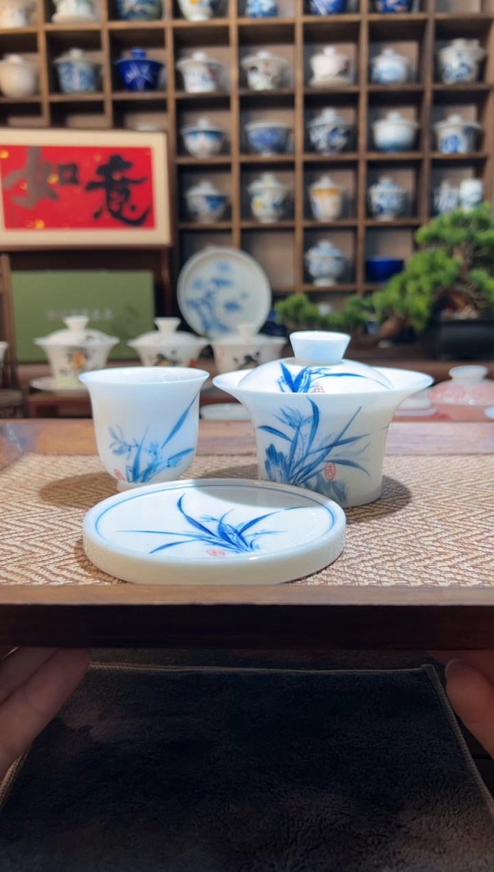 【闪购商品】手绘兰花马蹄盖碗+送主人杯+送盖置