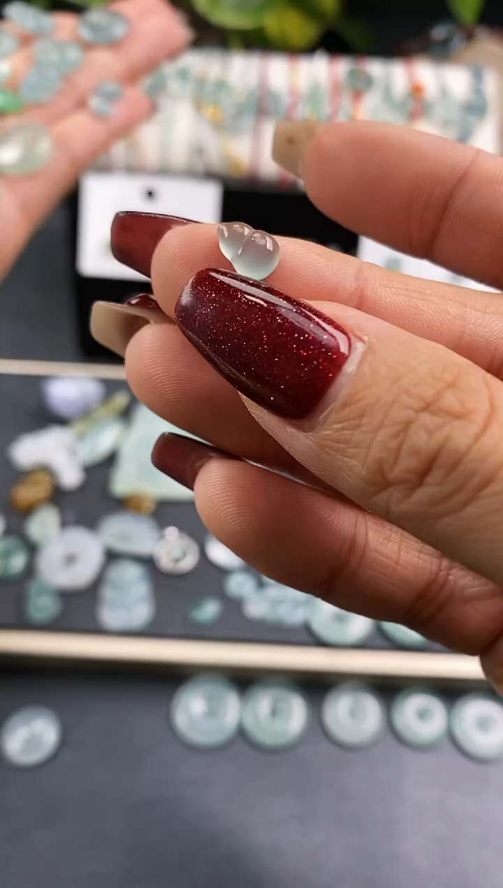 【闪购商品】翡翠裸石59葫芦~默认裸石发货