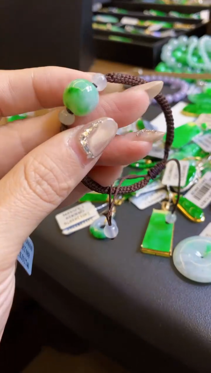 【闪购商品】定制翡翠未镶嵌手链