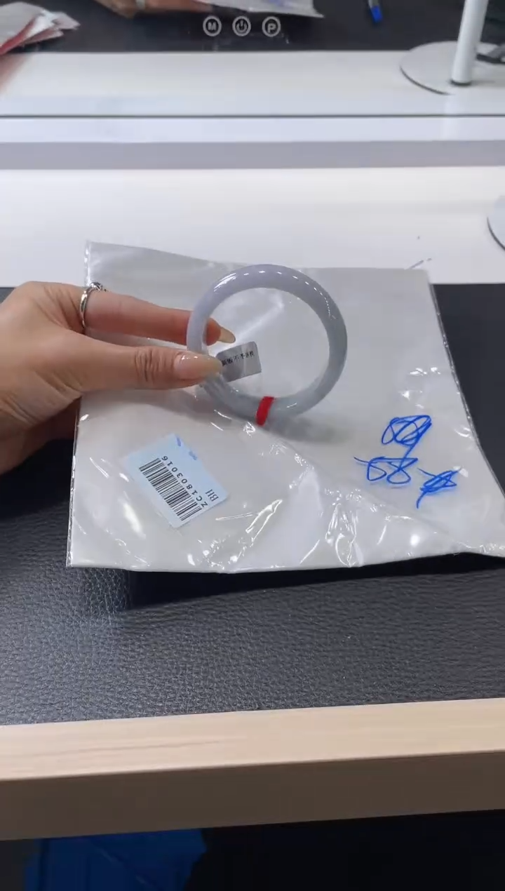【闪购商品】翡翠手镯未镶嵌手镯