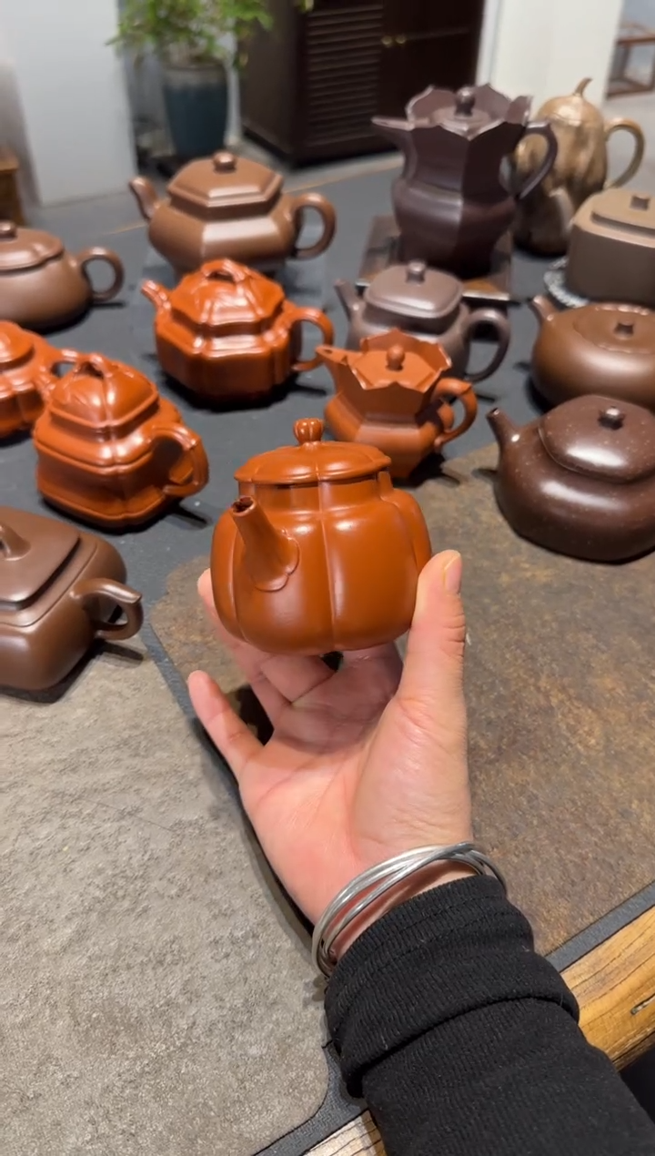 【闪购商品】紫砂茶壶繁花 朱泥
