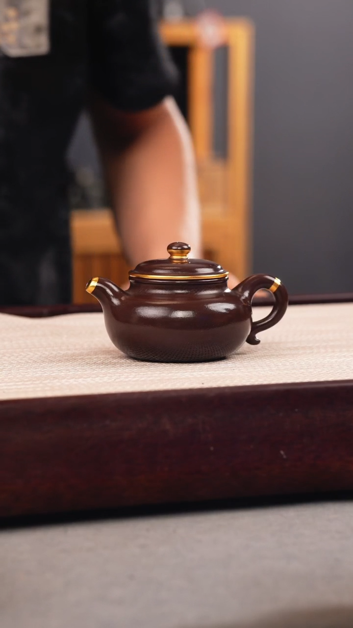 茶壶紫砂紫龙血 仿古 描金