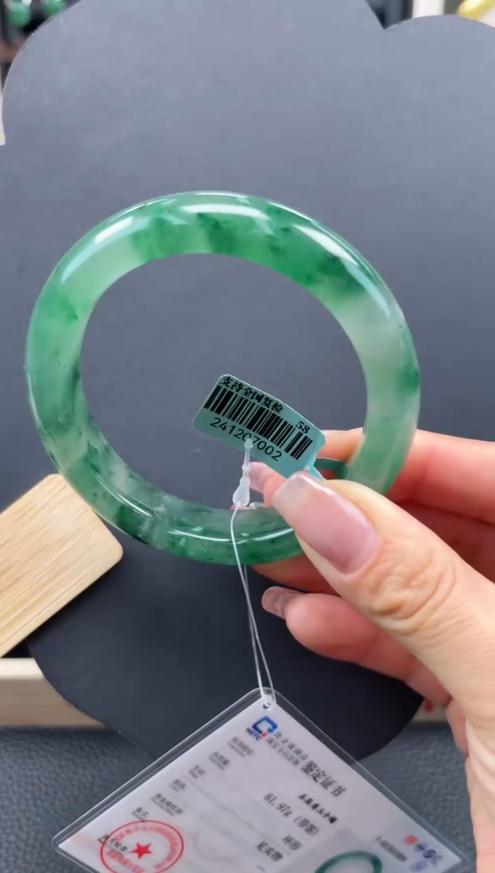 【闪购商品】石英质玉手镯未镶嵌口径59.3