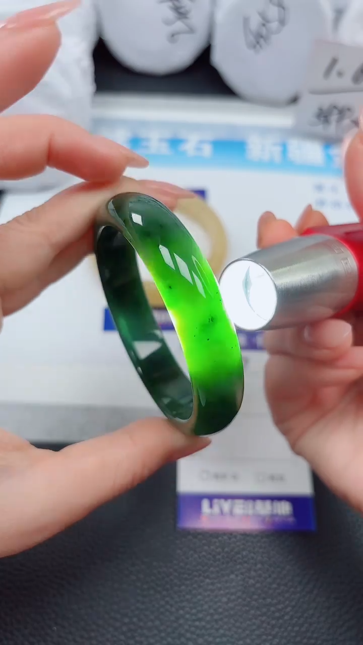 【闪购商品】和田玉手镯未镶嵌160