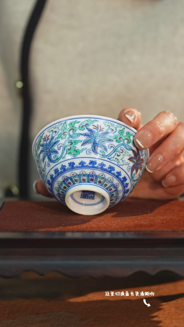 【闪购商品】馆藏级斗彩女将军—涂杏花大师