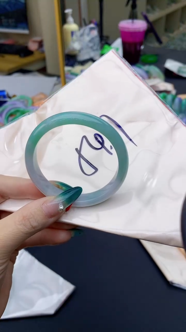 【闪购商品】翡翠手镯未镶嵌0867350080