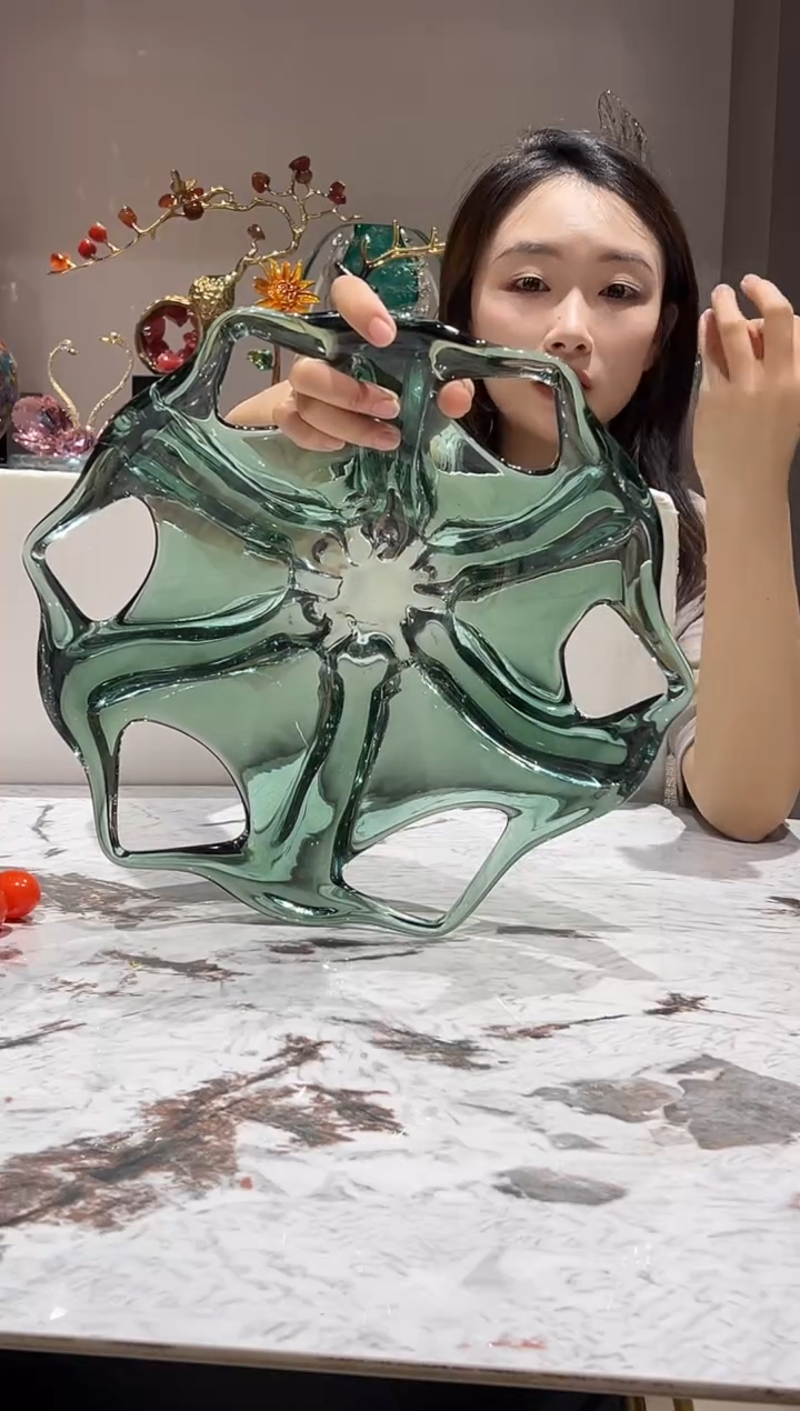 绿色镂空琉璃果盘