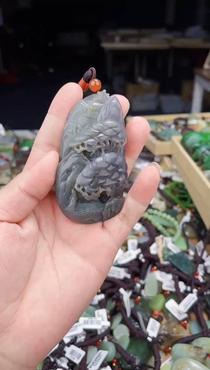 颈饰未镶嵌和田玉1