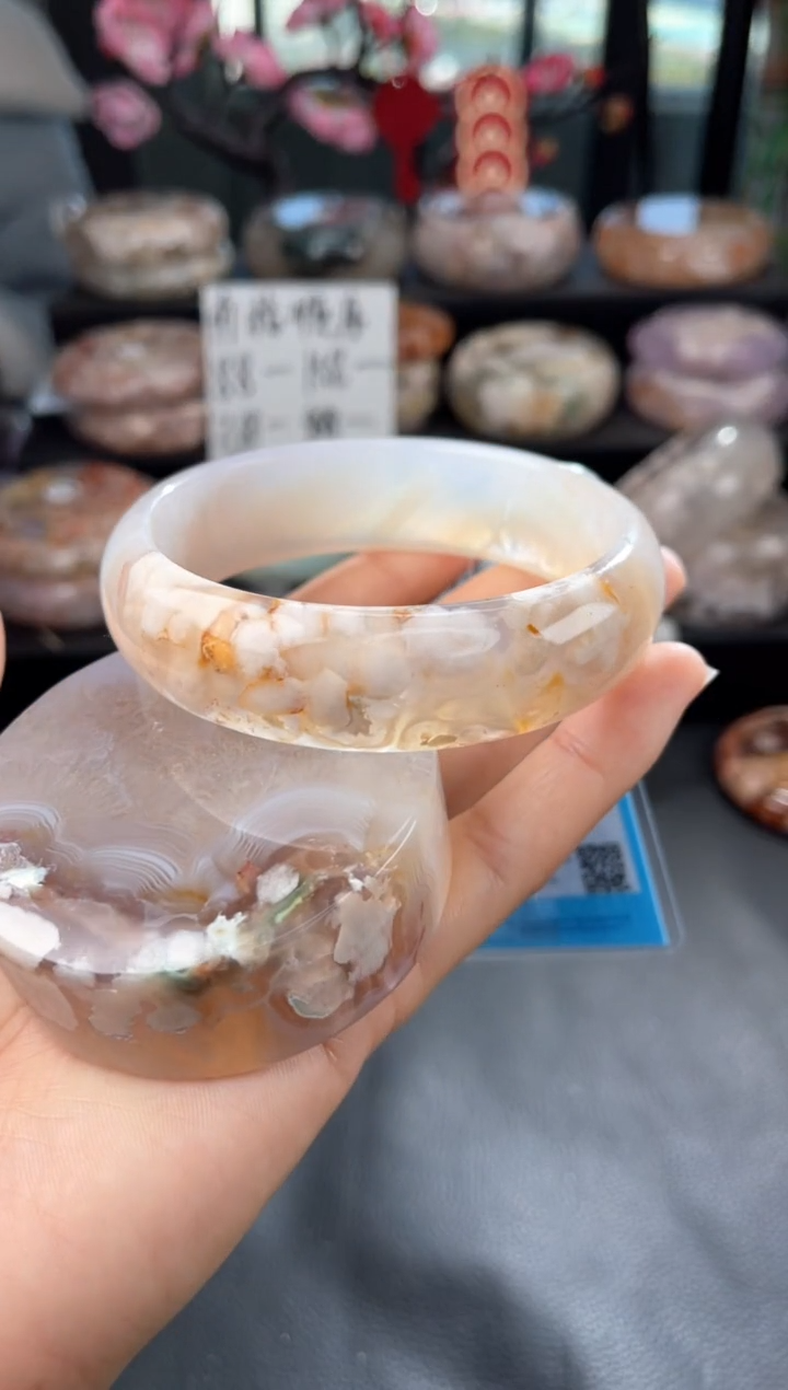 【闪购商品】石英质玉手镯未镶嵌65