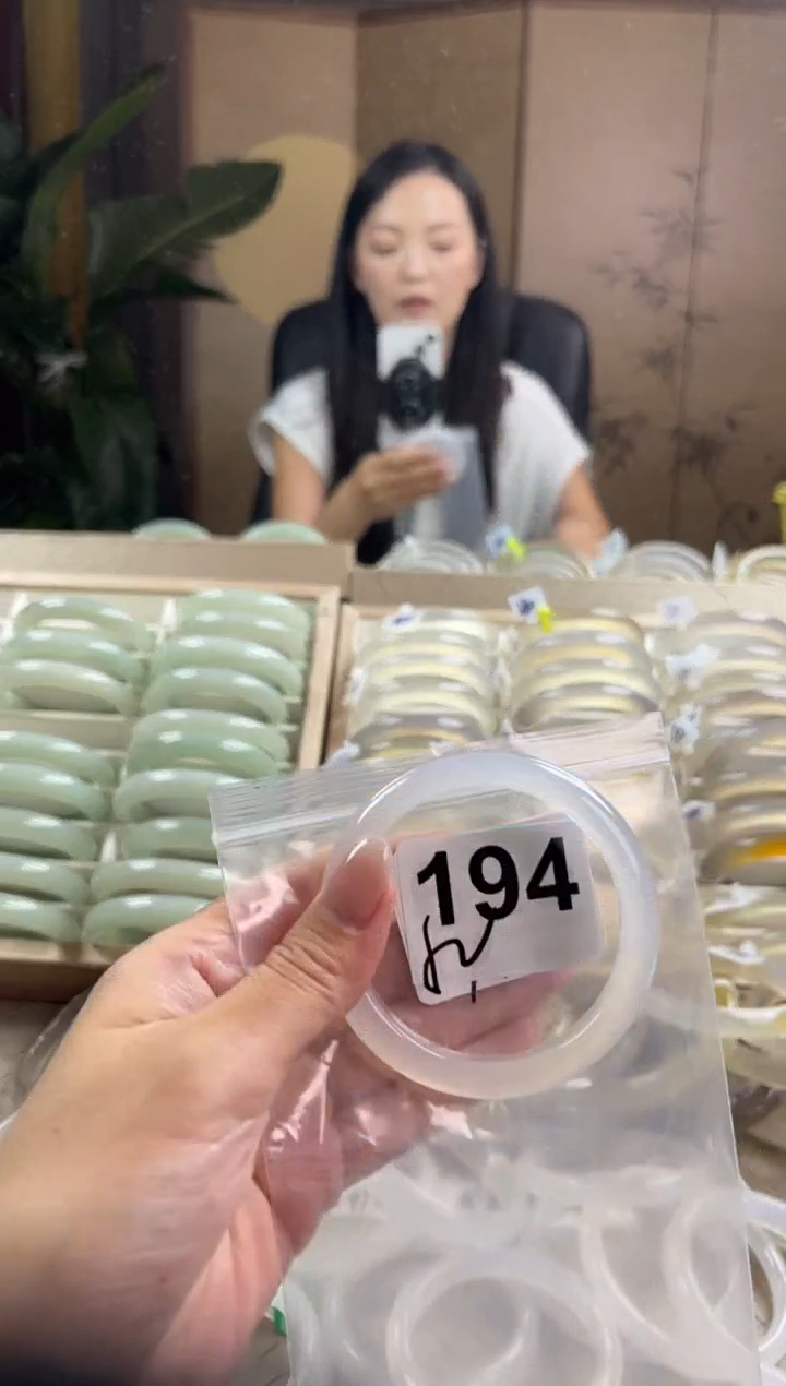手镯玛瑙/玉髓未镶嵌194